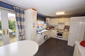 Kitchen- click for photo gallery